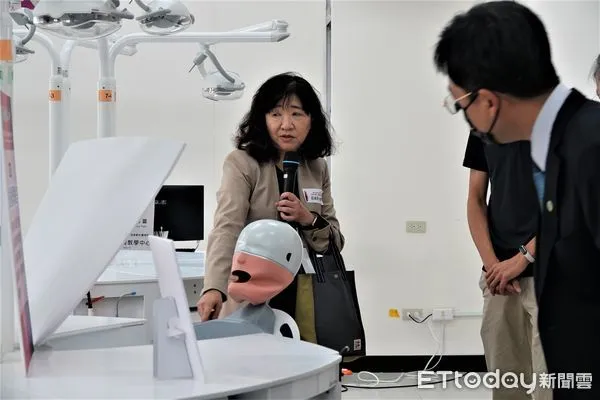 ▲成大醫學院牙醫學系暨口腔醫學研究所，9日成立「數位模擬教學中心」，並舉辦第四屆國際數位牙醫教育與臨床醫學研討會、數位植牙工作坊探討牙科植體與數位應用。（圖／記者林悅翻攝）