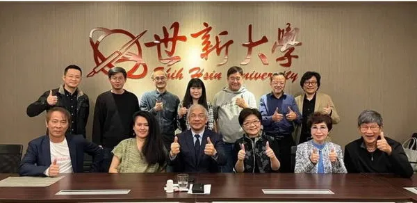 圖一：歡慶世新廣電系校友陳潔瑤、詹京霖獲得金馬大獎，世新大學校長陳清河邀請跨世代校友返母校歡聚敘舊。（圖／世新大學提供）