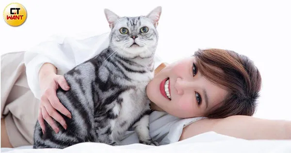 華視美女主播謝安安是超級貓奴，生活中不能缺少貓的陪伴。（圖／莊立人攝）