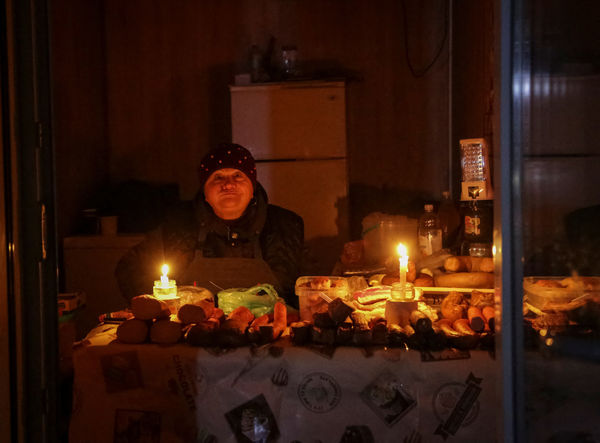 ▲▼敖德薩電網遭襲，導致當地有150萬人無電可用。（圖／路透）