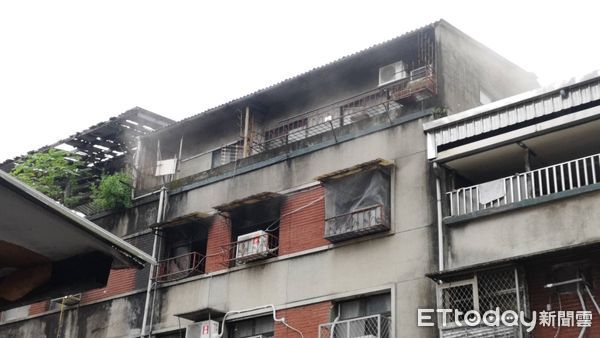 ▲台北市文山區景華街民宅四樓發生火警。（圖／記者黃彥傑攝）