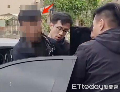 ▲▼警方趁羅男外出時將他攔截逮捕，車內起獲改槍零件，隨後在他住家及鐵工廠查獲安毒、改造手槍成品、半成品及子彈             。（圖／記者陳以昇翻攝）