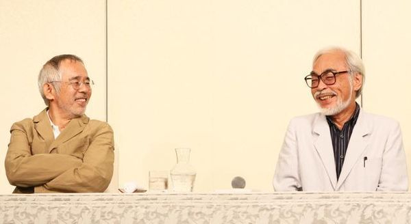 宮﨑駿（右）2013年在鈴木敏夫的陪伴下召開引退記者會。（翻攝自cinema cafe）