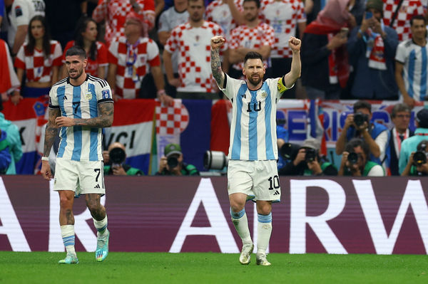 ▲▼阿根廷梅西、阿瓦瑞茲。（圖／路透）