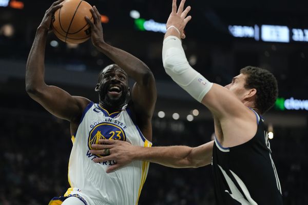 ▲▼ 格林（Draymond Green）第3節中段與場邊公鹿球迷爆衝突。（圖／達志影像／美聯社）