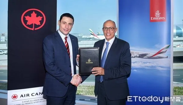 ▲阿聯酋航空Skywards部門資深副總裁Nejib Ben Khedher博士(右)與加拿大航空產品、行銷及電子商務資深副總裁兼Aeroplan總裁Mark Youssef Nasr(左)於阿聯酋航空集團杜拜總部簽署協定。（圖／業者提供）