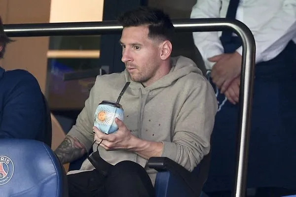 ▲▼梅西多次被拍到在喝馬黛茶。（圖／翻攝自推特）