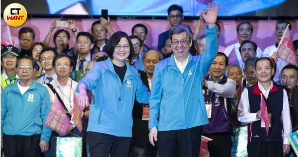 前副總統陳建仁被視為總統蔡英文手上僅存不多的王牌人選，外界看好陳接替行政院長蘇貞昌組閣。（圖／黃威彬攝）