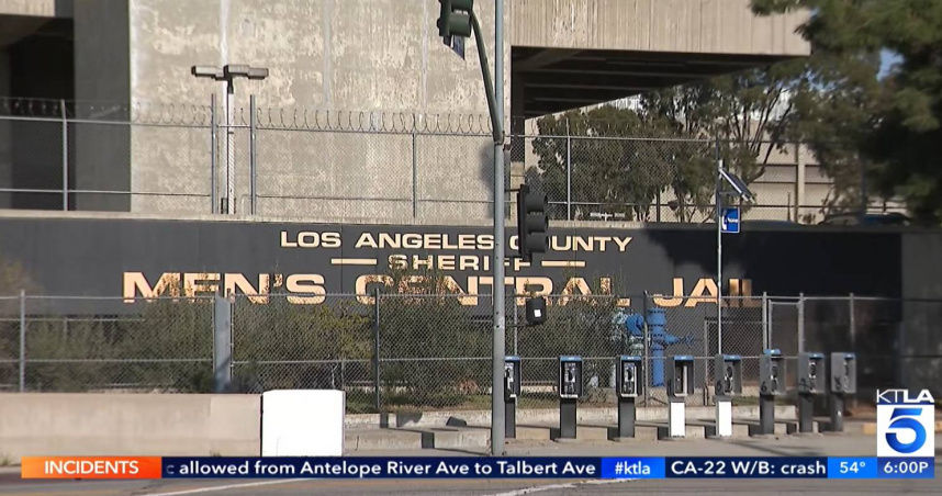 女警值勤時和男性發生性關係過程對話全曝光。（圖／翻攝自 KTLA，下同）