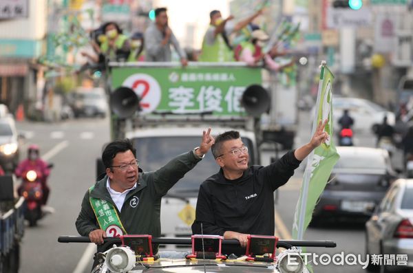 ▲▼前立委蔡其昌陪同車掃　李俊俋再轟肉品市場改建議題　 。（圖／記者翁伊森翻攝）