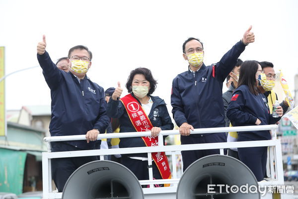 ▲▼  黃敏惠邀朱立倫車隊掃街  。（圖／記者翁伊森翻攝）