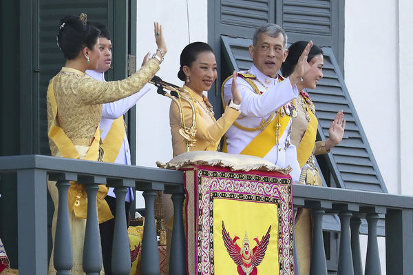 ▲▼ 泰國國王瓦吉拉隆功（Maha Vajiralongkorn）與長公主帕差拉吉帝雅帕（Princess Bajrakitiyabha）。（圖／達志影像／美聯社）