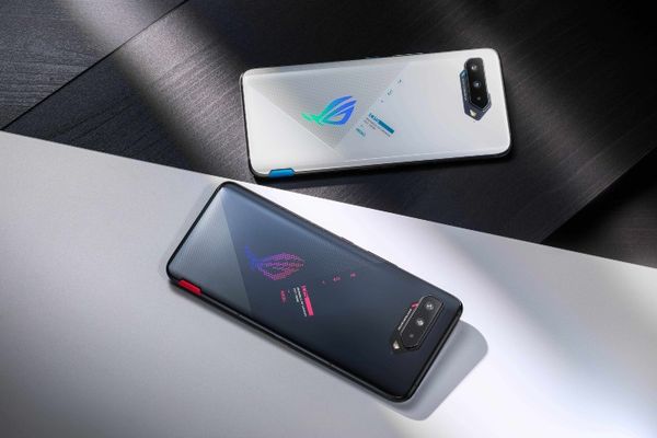 ▲華碩高價收購筆電ROG Phone 5s螢幕刷新率到144Hz</a>，流暢度高，畫面也不會呈現撕裂狀，適合專業手遊玩家。（圖／傑昇通信提供）