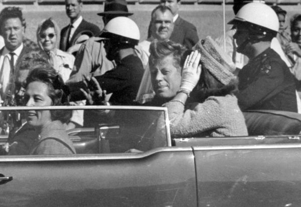 ▲▼美國前總統甘迺迪1963年遇刺身亡的前一刻。（圖／達志影像／美聯社）