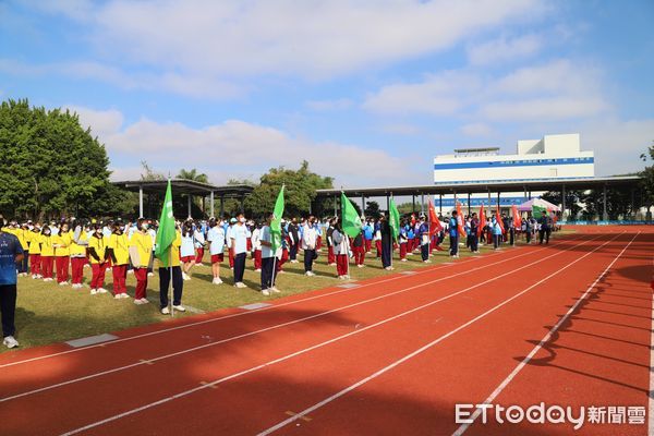 ▲▼嘉義大林國中新建PU跑道啟用。（圖／嘉義市政府提供）