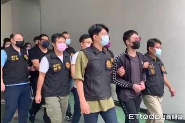 ▲▼刑事局偵六隊第四隊在台北市、基隆市分別逮捕2組詐團共25人，25人後來全都交保。（圖／民眾提供，下同）