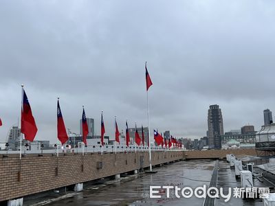 北檢頂樓遭掛民進黨旗嗆綠營高層　檢方聲明反擊不忍了