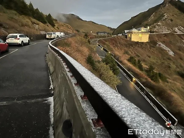 ▲寒流來襲，不過合歡山僅在凌晨短暫飄雪，未出現銀白世界美景。（圖／南投林區管理處提供，下同）