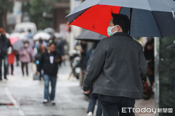 ▲▼寒流,冷氣團,低溫,冬天,下雨,雨天,保暖。（圖／記者周宸亘攝）