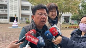 嘉義市長選戰登場！李俊俋帶太太現身　笑喊：難得睡很晚