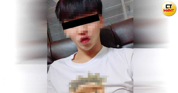 鄭姓警務員長相斯文，入警職才4年便迅速晉升2線2星，卻被爆出涉嫌性侵未成年少年，被害人數還多達22人。（圖／翻攝畫面）