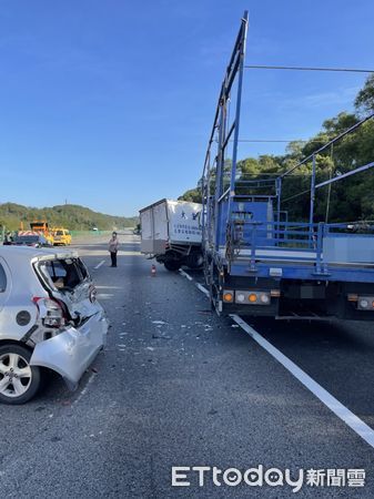 ▲▼       國三通霄段車禍      。（圖／記者蔡文淵翻攝）