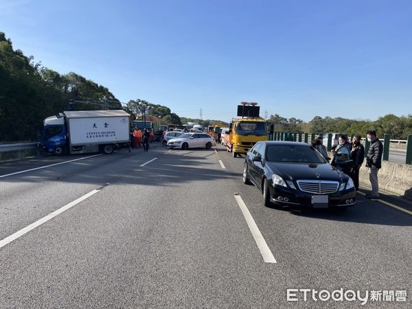 ▲▼       國三通霄段車禍      。（圖／記者蔡文淵翻攝）