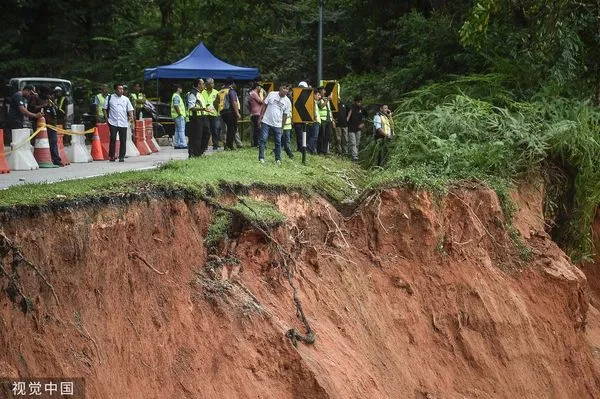 ▲▼馬來西亞吉隆坡以北約50公里的巴當加里鎮（Batang Kali）16日發生露營地山崩悲劇。（圖／CFP）