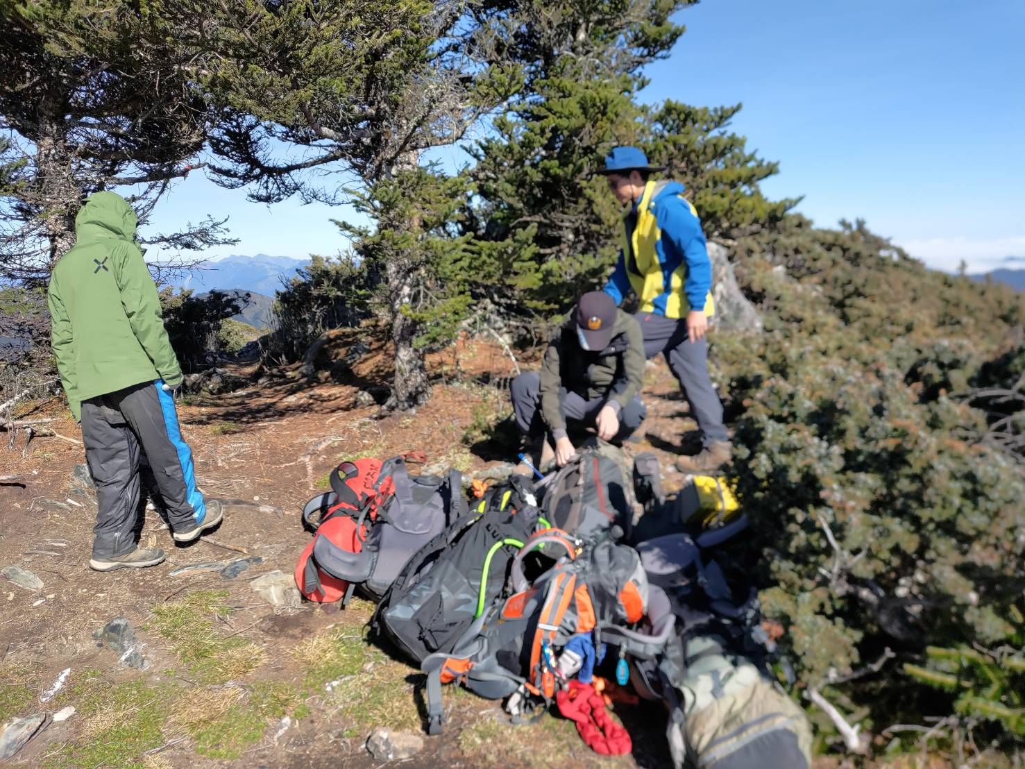 ▲▼南投縣仁愛鄉卓社大山昨（19）日晚間發生墜崖意外。（圖／記者高堂堯翻攝）