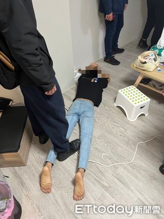 ▲▼大批警力破門查緝詐團機房，詐騙集團用假app營造獲利假象             。（圖／記者陳以昇翻攝）