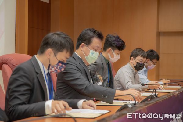 ▲嘉南藥理大學化粧品應用與管理系舉辦為期5日之「2022美粧產學論壇暨永續發展國際研討會」，並共組產業全方位大聯盟。（圖／記者林悅翻攝，下同）