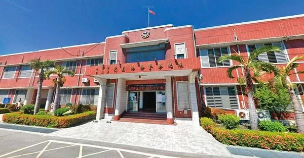 許秩軒先前剛從警大畢業就被逮到偷拍女廁，但仍被分發至花蓮港務警察總隊（圖）任職。（翻攝Google Maps）