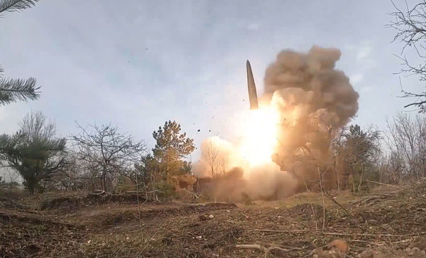 ▲▼俄羅斯國防部2022年4月25日發布影片，在烏克蘭特別軍事行動期間，使用伊斯坎德飛彈（Iskander） 。（圖／達志影像）