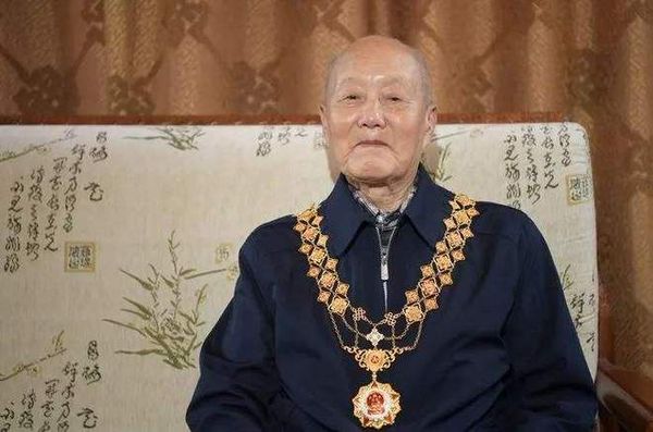 ▲98歲的大陸「共和國勳章」得主張富清因病去世。（圖／翻攝央視）