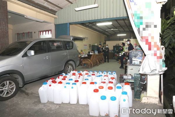 ▲里港警方在高樹鄉查獲製毒工廠            。（圖／記者陳崑福翻攝，下同）