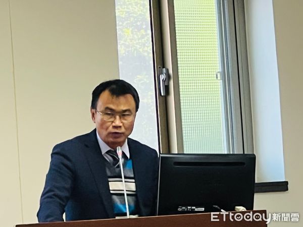 ▲農委會主委陳吉仲表示會優先收購農民的契作檸檬。（圖／記者楊惠琪攝）