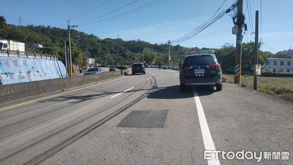 ▲▼省道台6線苗栗市新川里路段發生機車自撞車禍，騎士衝撞後掉落4、5米深稻田，沒有生命跡象。（圖／記者蔡文淵翻攝）