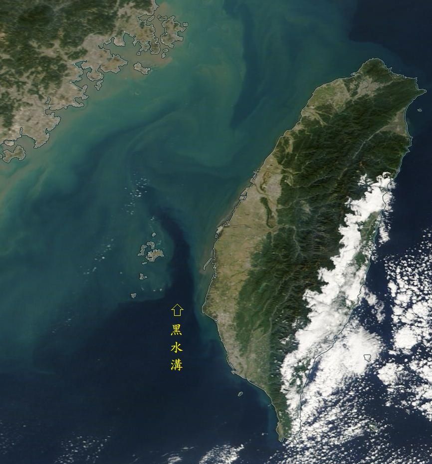 ▲氣象局長鄭明典貼出澎湖「黑水溝」的照片。（圖／NOAA/EOSDIS）