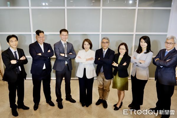 ▲▼        周春米公布最新小內閣名單     。（圖／記者陳崑福翻攝）