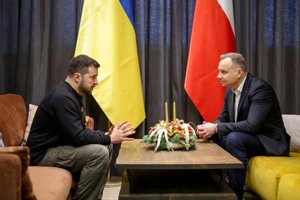 烏克蘭總統澤倫斯基（Volodymyr Zelenskyy）結束訪美，停留波蘭與總統杜達（Andrzej Duda）進行會談2小時。（圖／路透）