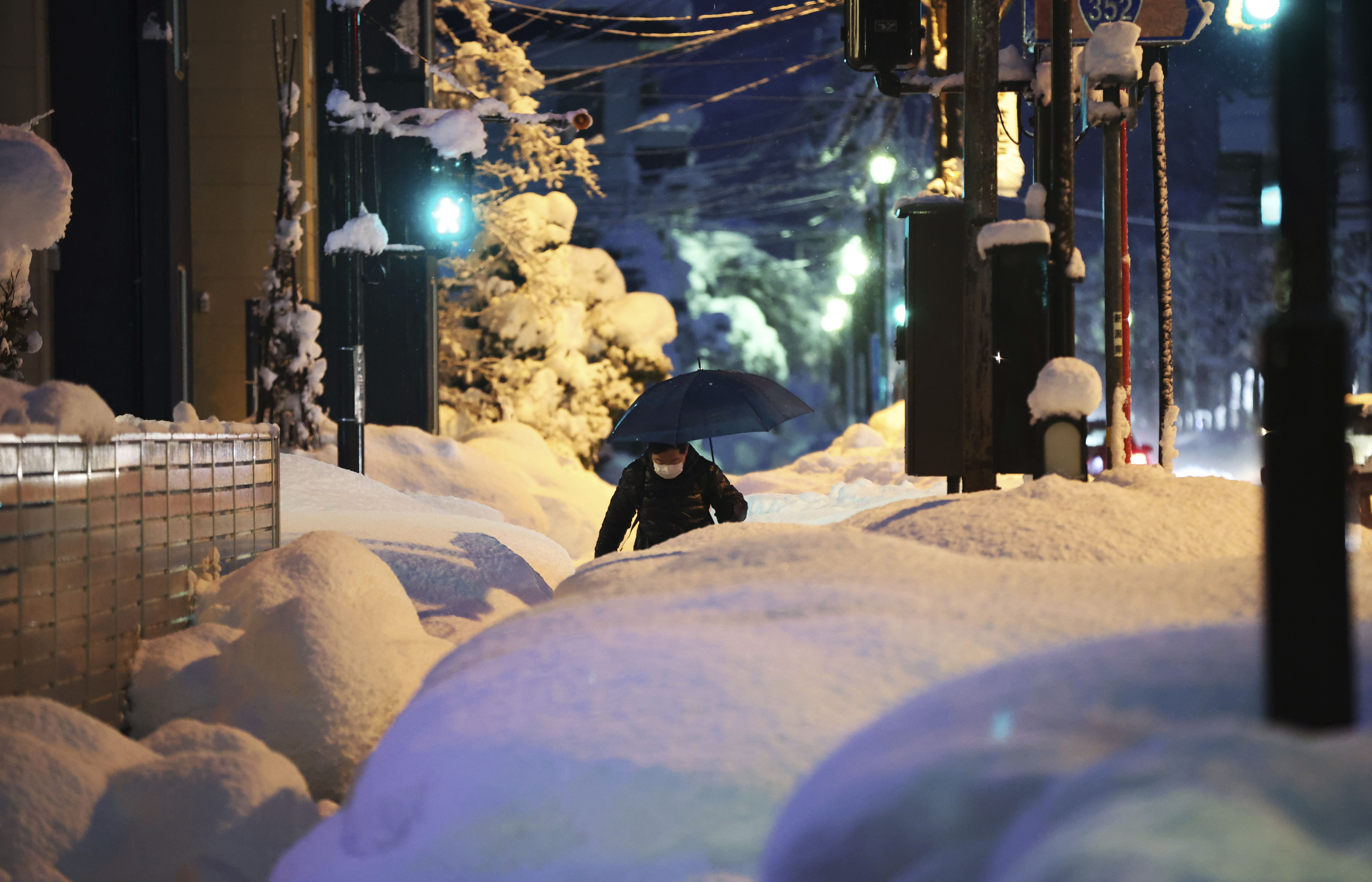 ▲▼日本新潟大雪。（圖／達志影像／美聯社）