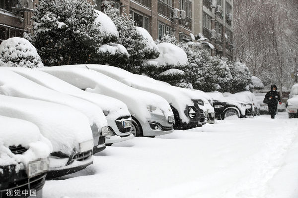 ▲▼南韓光州市西區花亭洞一處公寓停車場，23日上午被皚皚白雪覆蓋。（圖／CFP）