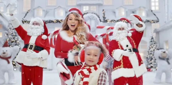 ▲瑪麗亞凱莉聖誕名曲《All I Want For Christmas Is You》紅遍全球。（圖／翻攝自YouTube／Mariah Carey）