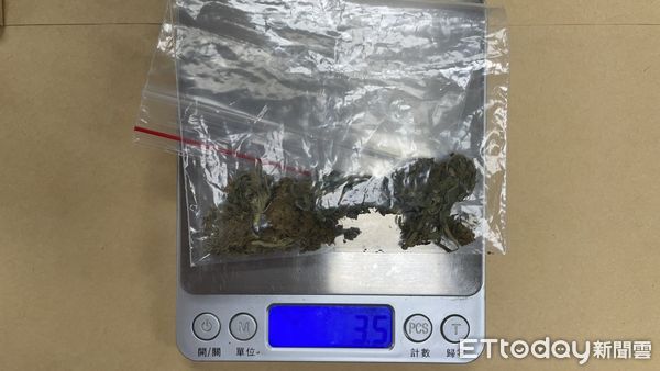 ▲▼台中警方在台北市跟蒐2個月，在路邊逮捕前角力國手翁嫌販賣大麻葉，翁2萬元交保。（圖／民眾提供，下同）