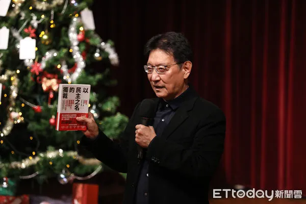 ▲趙少康出席國民黨戰鬥藍感恩茶會。（圖／記者林敬旻攝）