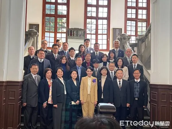 ▲新竹市長高虹安就職交接。（圖／記者陳凱力攝）