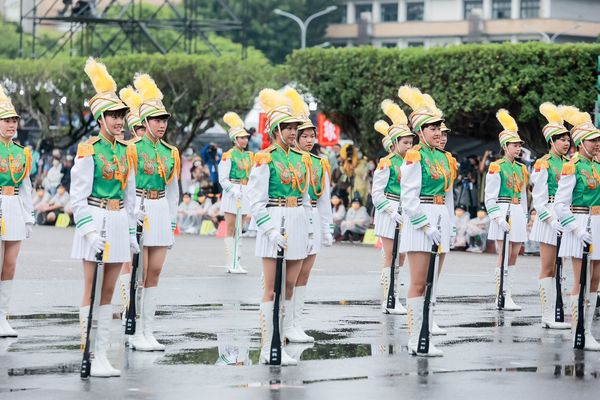 ▲▼北一女將赴美演出，文總特別致贈貼心小物打氣。（圖／文總提供）