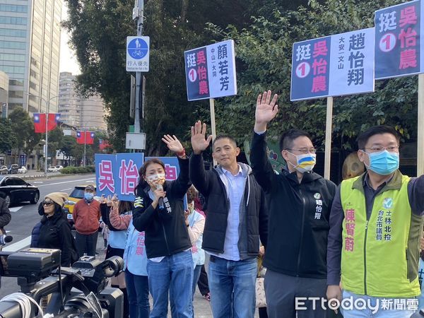 多圖／吳怡農曝賴清德關心選情　跨派系市議員陪站路口 | ETtoday政