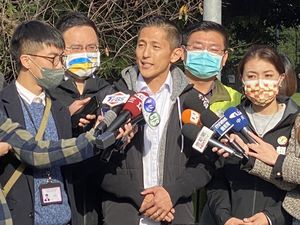 林奕華2月辭職迴避補選　吳怡農罕見斥惡劣：比落跑嚴重