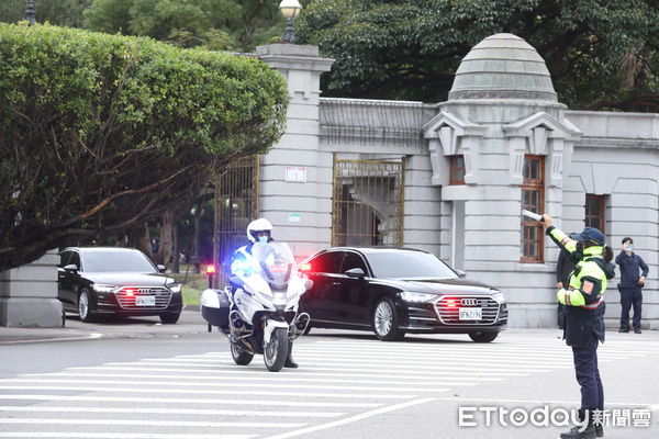 ▲▼蔡英文與執政黨立院黨團、立委溝通通 總統車隊離開。（圖／記者屠惠剛攝）